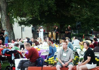 Photo: Outdoor Social Event at Annual Meeting 2007 in San Jose, CA